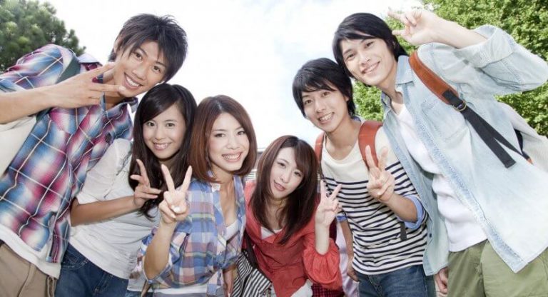Meeting People in Japan Group of People 830x450 768x416